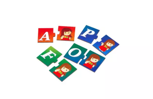 BRINQUEDO EDUCATIVO ALFABETO EM LIBRAS ENCAIXE 28 PEÇAS MDF 1771 CARLU