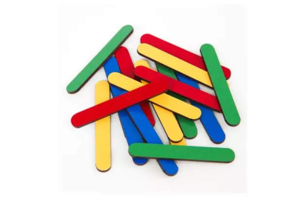 JOGO EDUCATIVO PAREAMENTO DE CORES EM PALITOS + 4 ANOS INCLUSIVO 3203 CARLU