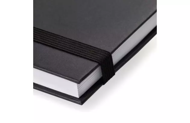 CADERNO SKETCHBOOK COSTURADO A4 135G/M² 64 FOLHAS DERWENT