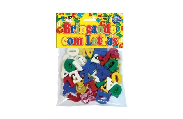 BRINQUEDO EDUCATIVO BRINCANDO COM LETRAS SOLAPA | 62 PEÇAS DE PLÁSTICO | PAIS E FILHOS