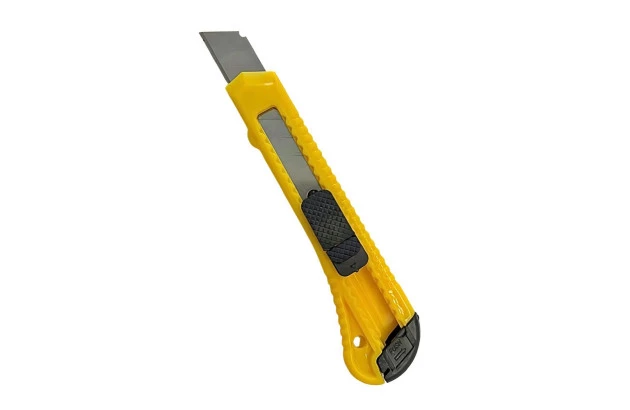 ESTILETE LARGO RETRÁTIL LÂMINA DE 18MM COM TRAVA DE SEGURANÇA - UNIDADE | MASTERPRINT MP 451