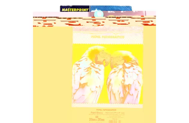 PAPEL FOTOGRÁFICO LINHO GLOSSY BRANCO 200G/M² A4 20FLS - JATO DE TINTA  | MASTERPRINT